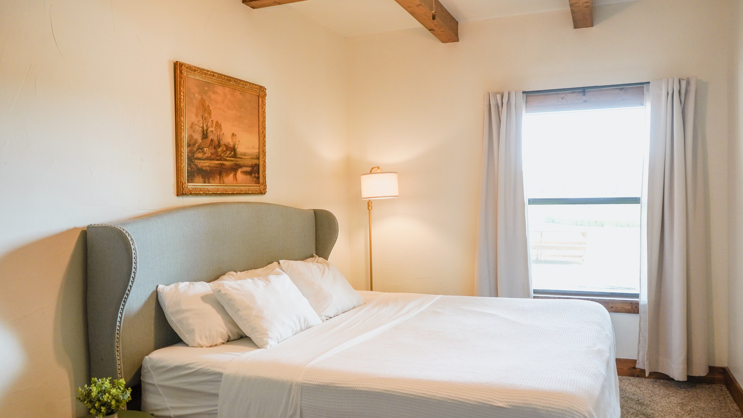 Cabin 6 bedroom, a lodging option at Waco Surf